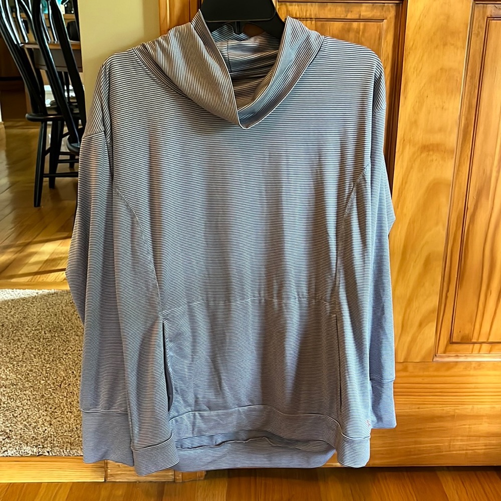 Light jacket/sweatshirt- new condition size L